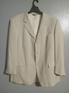 Men's Cream Notch Lapel Three-Button Silk Blazer